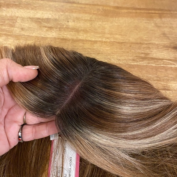 100% Remy Human Hair Uniwigs brand Hair Topper Brown with highlights NEW !!!! - Picture 5 of 11